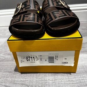 ❌ SOLD ❌ Fendi Brown and Black Logo Slide Sandals